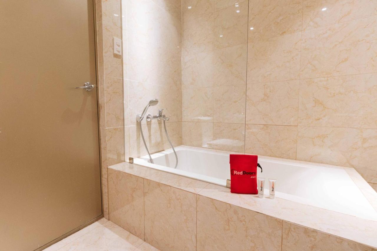 Reddoorz Premium @ South Triangle Quezon City Eksteriør billede