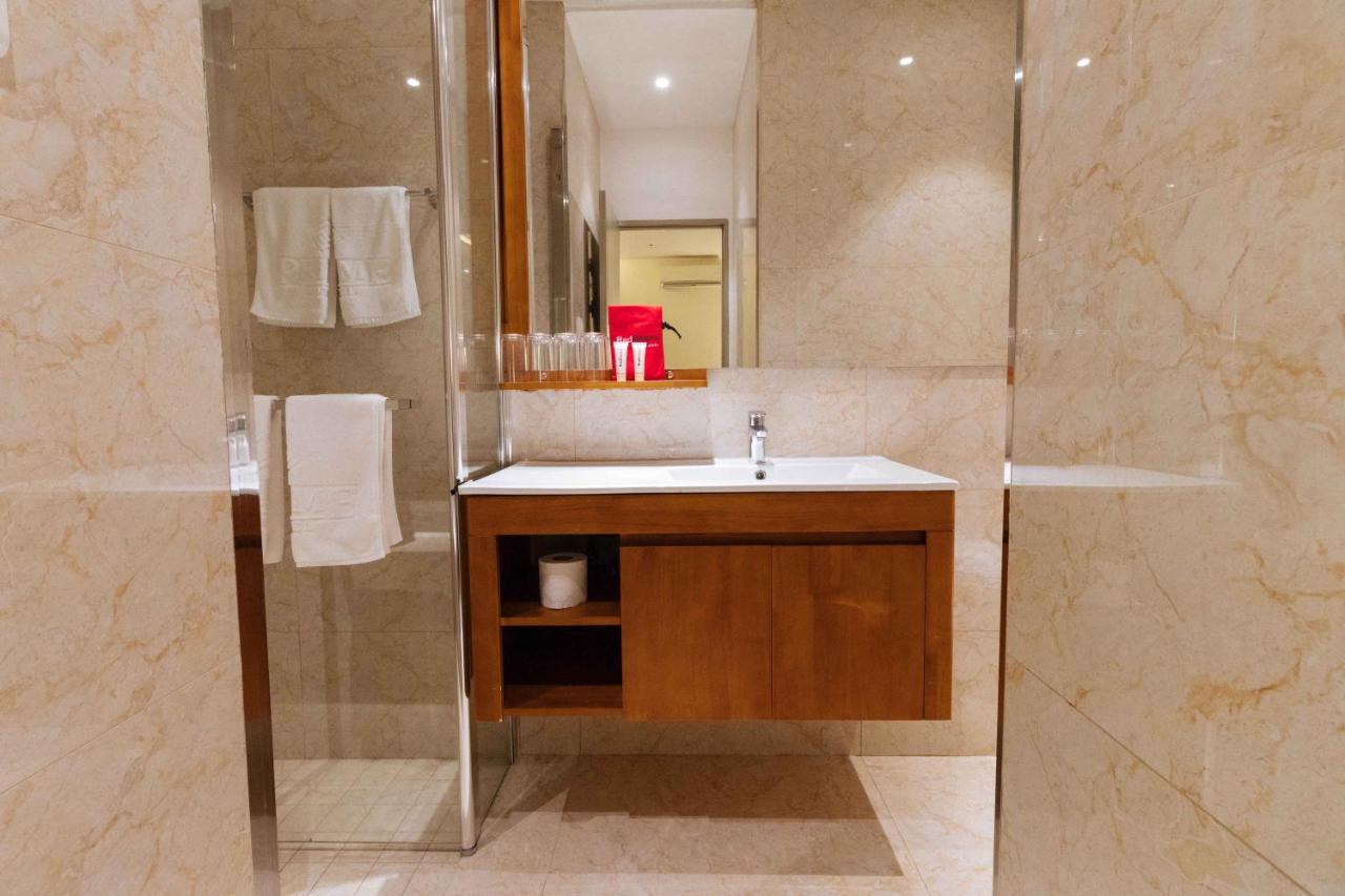 Reddoorz Premium @ South Triangle Quezon City Eksteriør billede