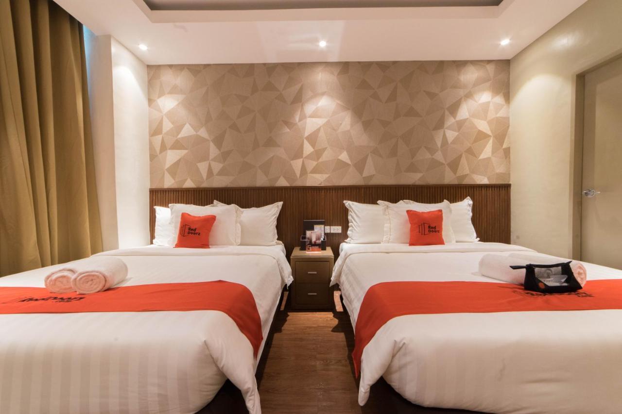 Reddoorz Premium @ South Triangle Quezon City Eksteriør billede