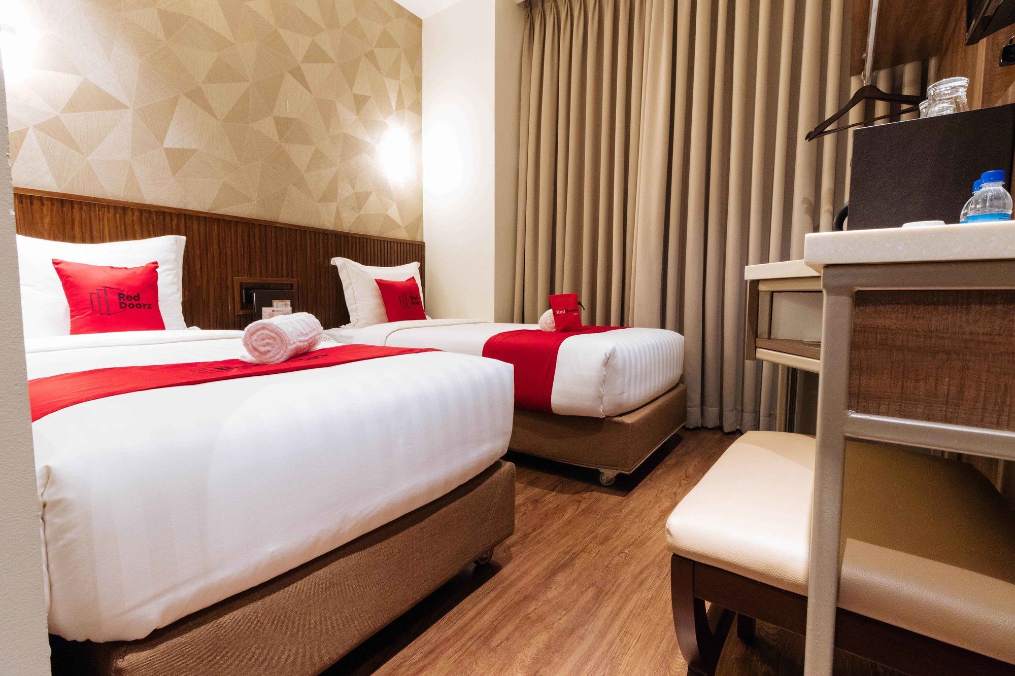 Reddoorz Premium @ South Triangle Quezon City Eksteriør billede